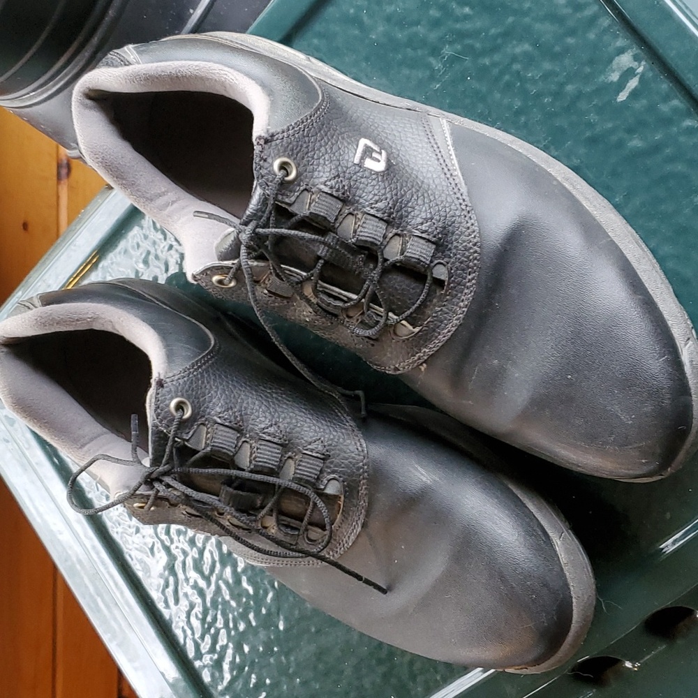 Footjoy men's Golf shoes.